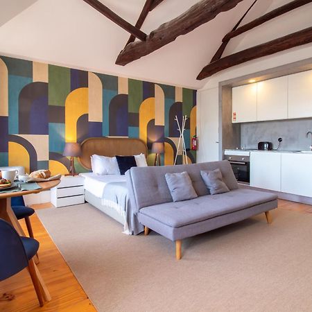 Lovelystay - Dirk Apartment - Almada 4º F ポルト エクステリア 写真
