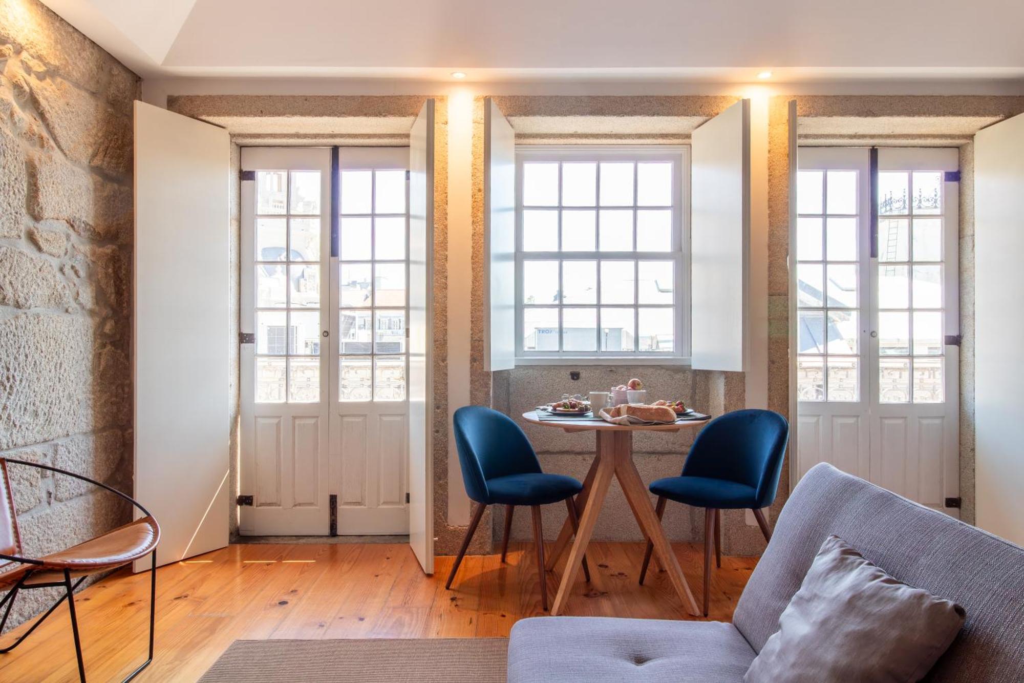 Lovelystay - Dirk Apartment - Almada 4º F ポルト エクステリア 写真
