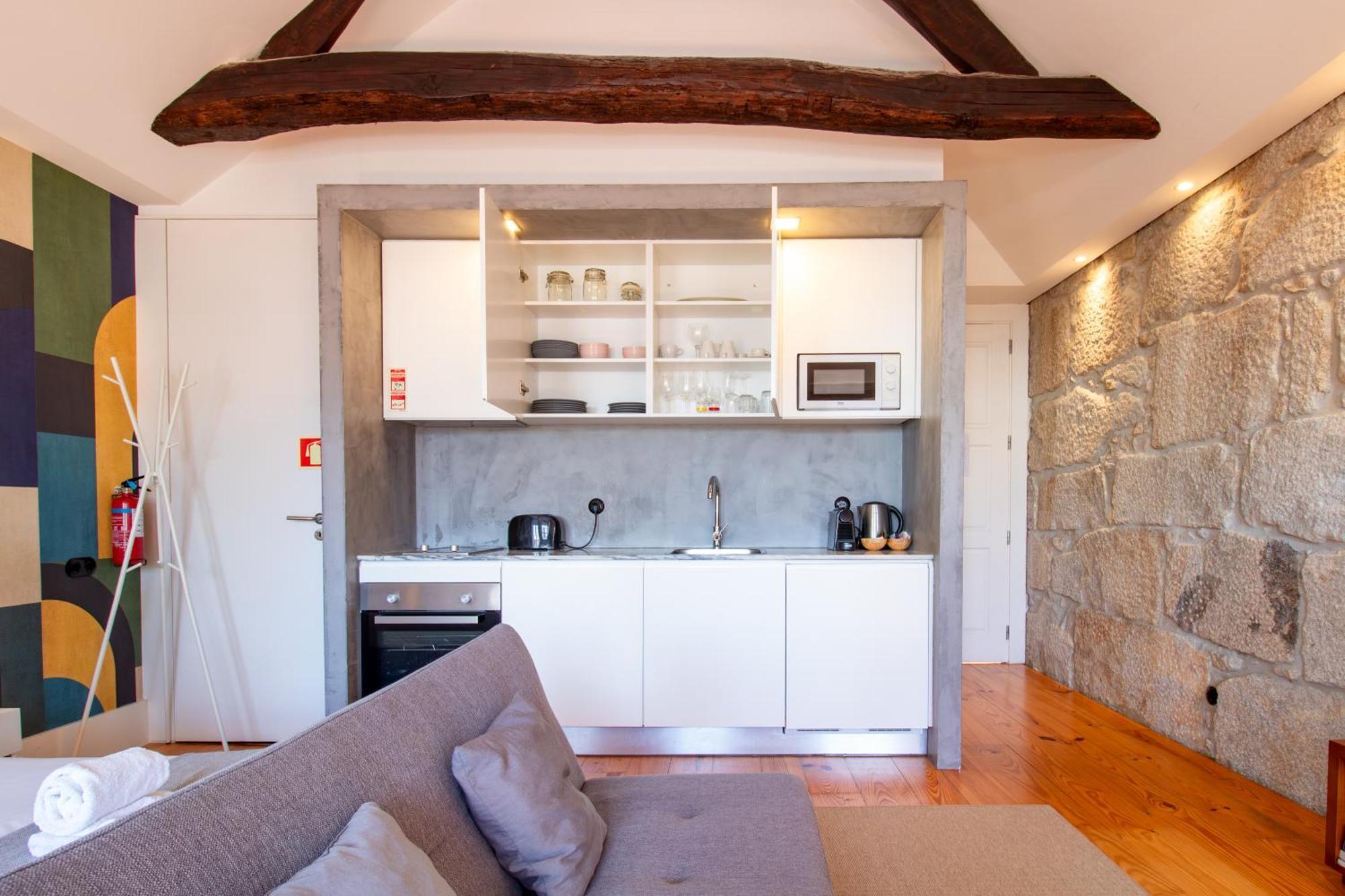Lovelystay - Dirk Apartment - Almada 4º F ポルト エクステリア 写真