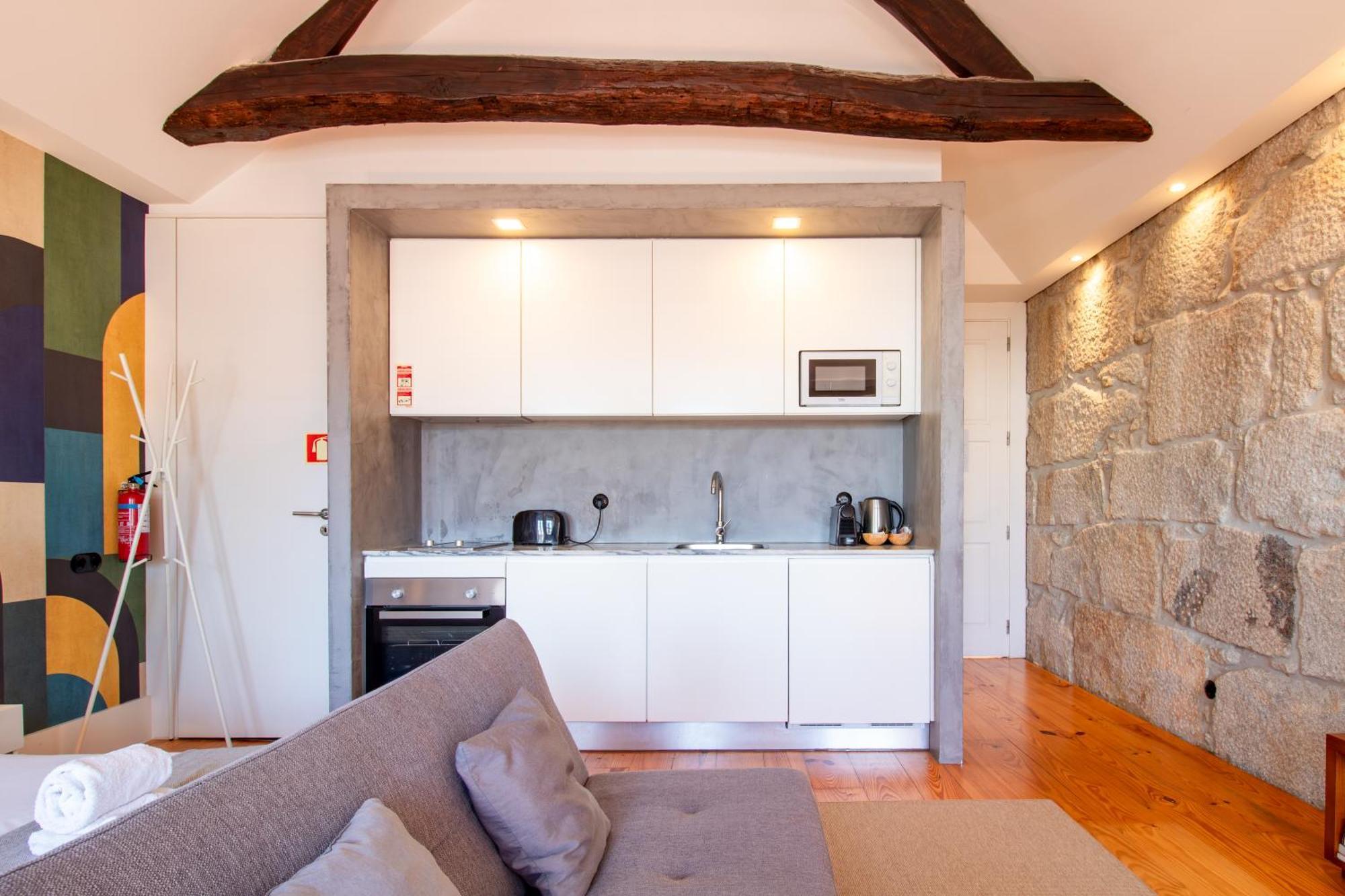 Lovelystay - Dirk Apartment - Almada 4º F ポルト エクステリア 写真
